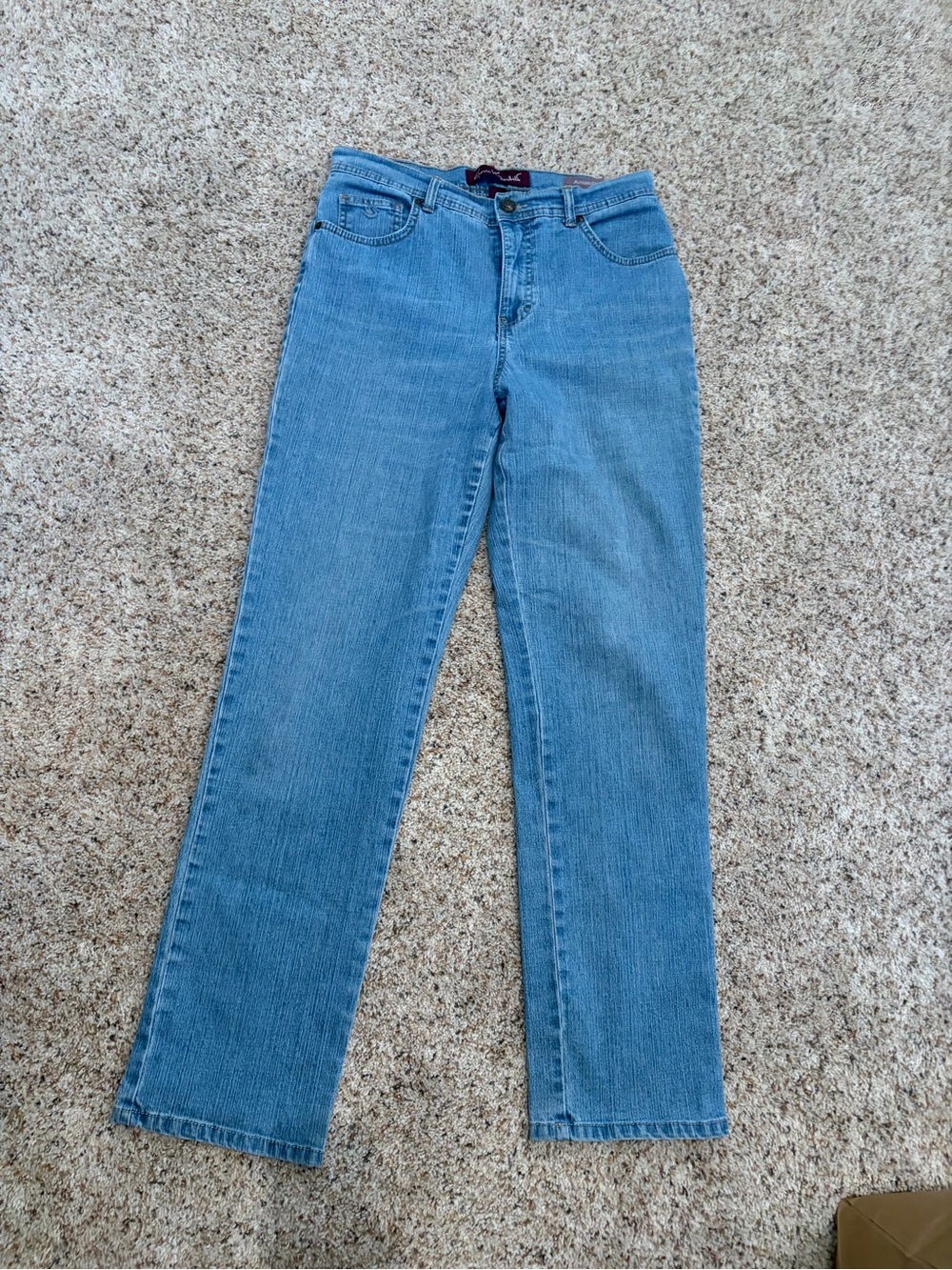 Gloria Vanderbilt Light Blue Straight Leg Jeans